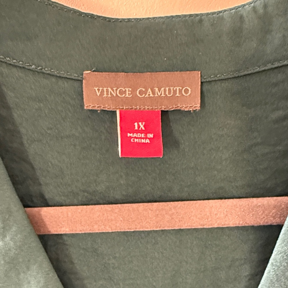 Vince Camuto Beautiful Deep Green V-Neck Long Sleeve Blouse- NWT - Picture 4 of 5
